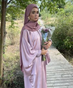 Abaya Nur