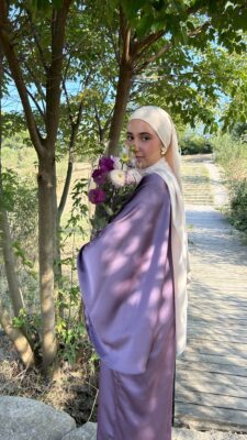 Abaya Nur